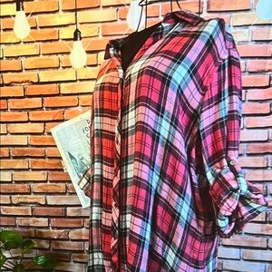 👚 Hester Orchard Raw-Edge Flannel Shirt — Reds/Off-White Plaid — Sz Large